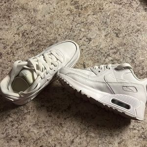 Child’s white Nike air sneakers size 13c